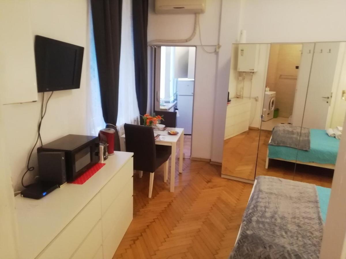 Studio Ultracentral Universitatea Бухарест Экстерьер фото